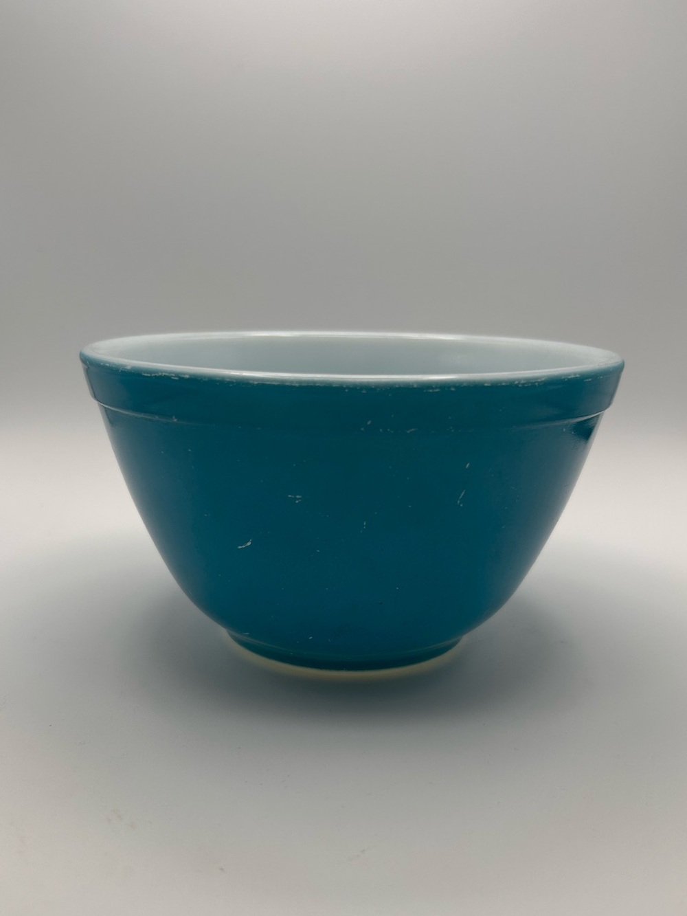 Vintage Pyrex 401 Turquoise Blue Nesting Mixing Bowl 1.5Pt
Milk Glass Made USA